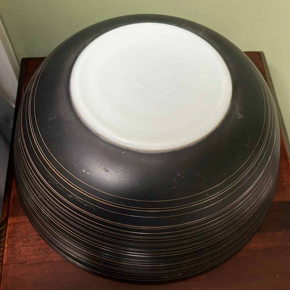 MCM 1964 Pyrex Terra Matte Black/Brown Striped 4 Qt Nesting Mixing Bowl #404